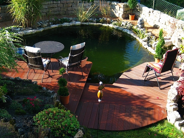 kopie von berblick teich und sitzgelegenheiten